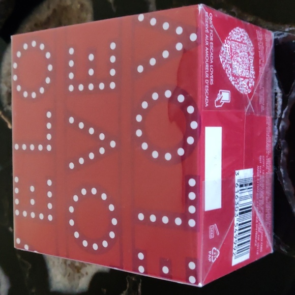 ESCADA SHOW ME LOVE Eau de Parfum for women Limited Edition. 3.3 oz - Picture 8 of 14